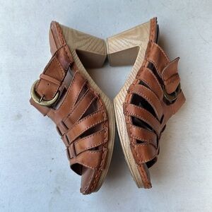 WHITE MOUNTAIN | Brown Woven Leather Slip On Platform Sandals